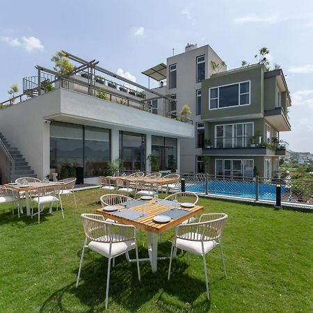 Suramya-A Luxury Boutique Hotel Udaipur Buitenkant foto