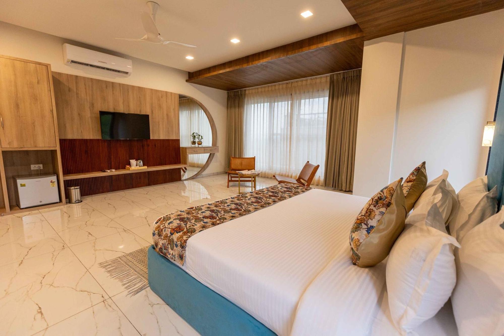 Suramya-A Luxury Boutique Hotel Udaipur Buitenkant foto