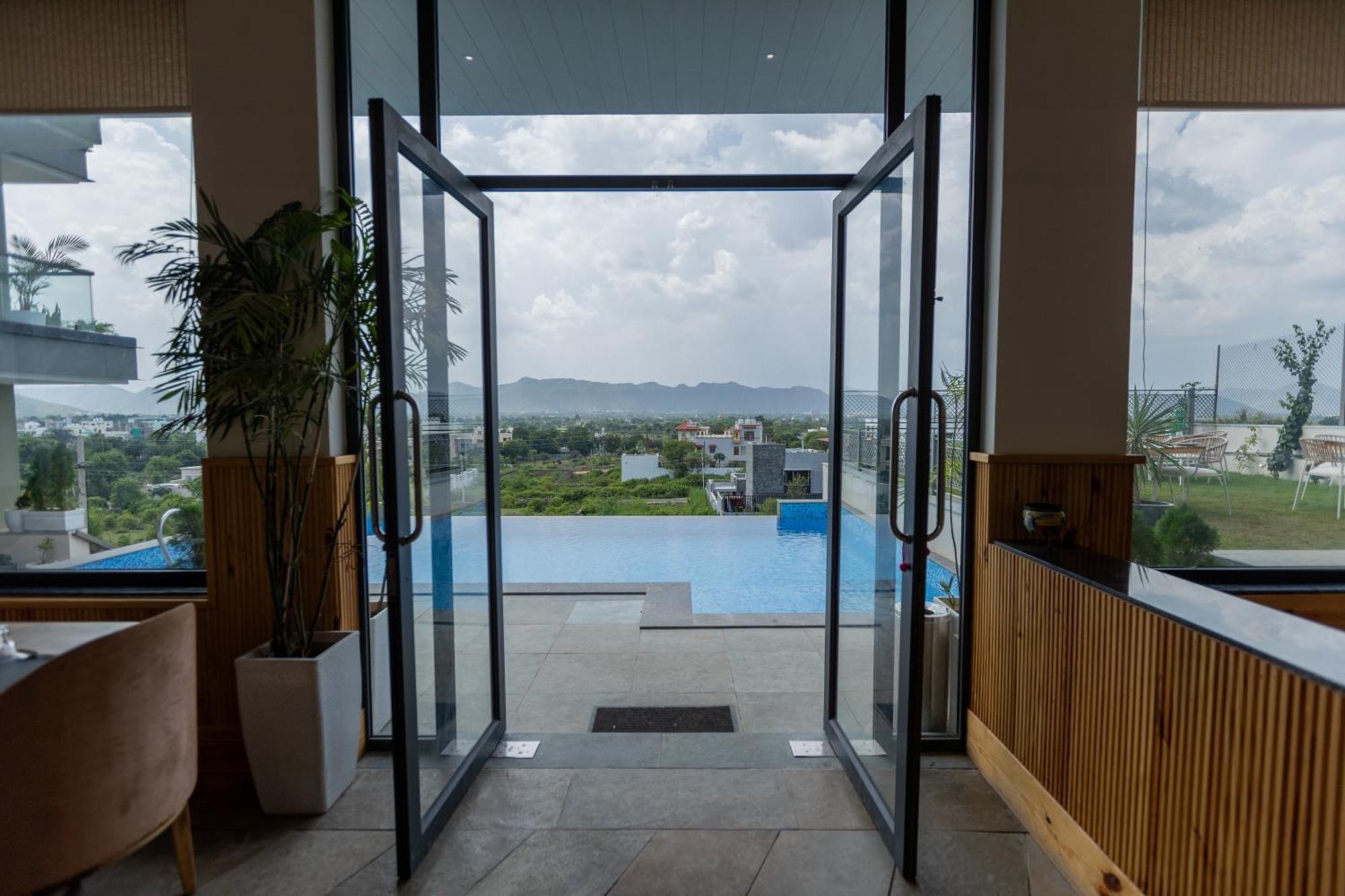 Suramya-A Luxury Boutique Hotel Udaipur Buitenkant foto